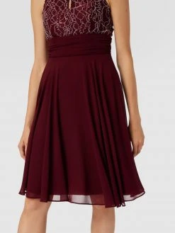 V.M. Cocktailkleid Mit Floraler Spitze - Kirschrot -LAONA-shop 6d6kkhhj9dakehqj84okgl276dal2iif714jadih9t83cii388p4ska868pkajqf893kuji68h24ui2b753jedj26cr6cc336kq30p9k70p32e9lc5ij4e9icdh6ap9pchgj0co