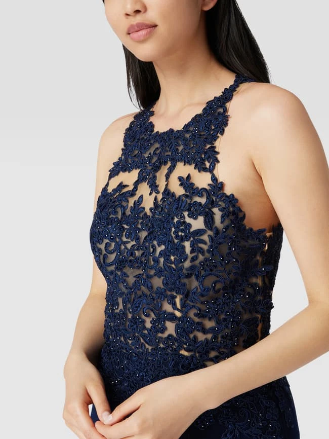Mascara Abendkleid Mit Floralen Stickereien Und Ziersteinen - Dunkelblau 5 Mascara Abendkleid Mit Floralen Stickereien Und Ziersteinen - Dunkelblau – Bild 3