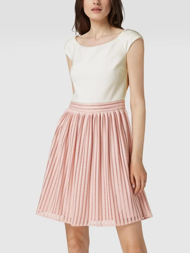 Swing Cocktailkleid In Minilänge Mit U-Boot-Ausschnitt - Rosé 6 Swing Cocktailkleid In Minilänge Mit U-Boot-Ausschnitt - Rosé – Bild 4