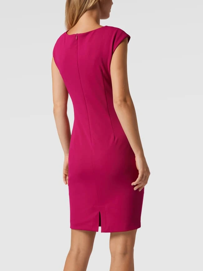 Paradi Ärmelloses Cocktailkleid Mit Drapierung - Fuchsia 7 Paradi Ärmelloses Cocktailkleid Mit Drapierung - Fuchsia – Bild 5