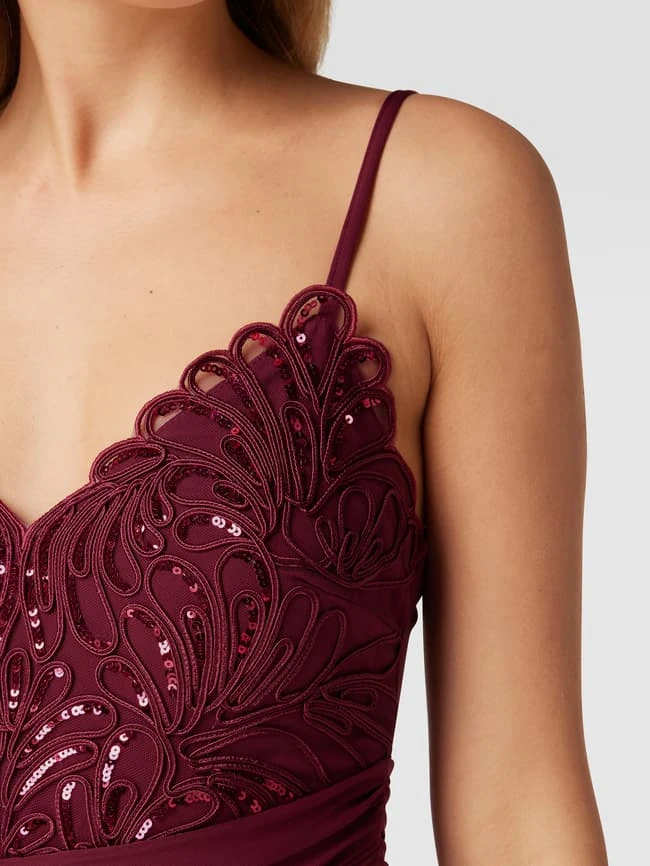 Lipsy Abendkleid Mit Zierbesatz Und Pailletten - Bordeaux Rot 5 Lipsy Abendkleid Mit Zierbesatz Und Pailletten - Bordeaux Rot – Bild 3