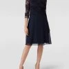 Vera Mont Cocktailkleid Mit Spitzenbesatz - Dunkelblau 2 Vera Mont Cocktailkleid Mit Spitzenbesatz - Dunkelblau -LAONA-shop 6sp5aial7125cc1hapa4qg9pa8okak9o8h8k8gpl9l0l0dama4ojcciha0qjad24a5b52ea1956j4gi1913mcdj26osm4dj46kr32d9k71gj4o9n6di6acphckr68eb4c8rjgco