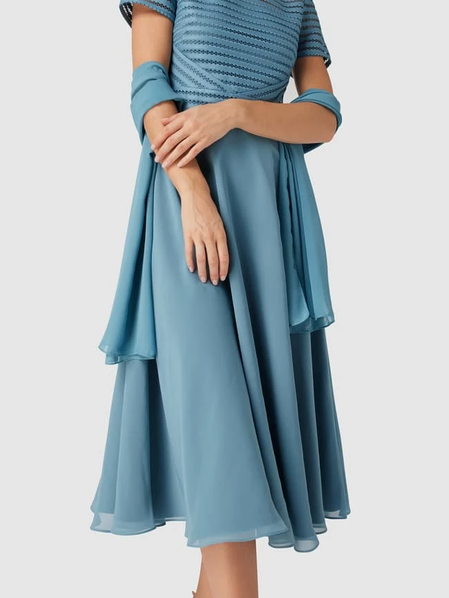 Swing Cocktailkleid Mit Lochstickereien - Bleu 5 Swing Cocktailkleid Mit Lochstickereien - Bleu – Bild 3