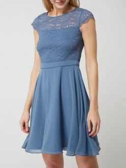 V.M. Cocktailkleid Aus Floraler Spitze Und Chiffon - Rauchblau -LAONA-shop 88p4slaa8544ggpj6h34eki98hajakq59opk2ja59l9kakpl6t64akah68s34ha79so30hql8d95aj9l8oo6cc9j6sr6cc9lccom6e1kcpij0eb46thj8eb5ccojee1lc8pjee0